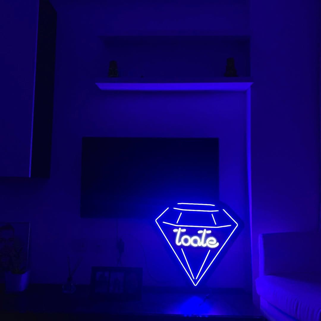 Neon Toate Diamantele