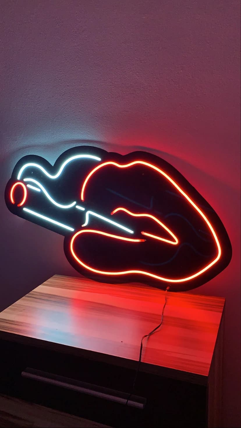 Neon Lips Decor